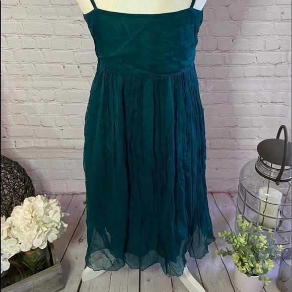FASHION Spy Woman’s Sleeveless Emerald Dress M - Picture 3 of 4